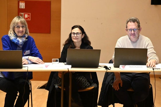 Sie haben die Leistungen der Schülerinnen und Schüler fachgerecht bewertet: Die Jury bestehend aus Ursula Puyer, Elisa Piras und Martin Paulmichl. Foto: Margit Pichler