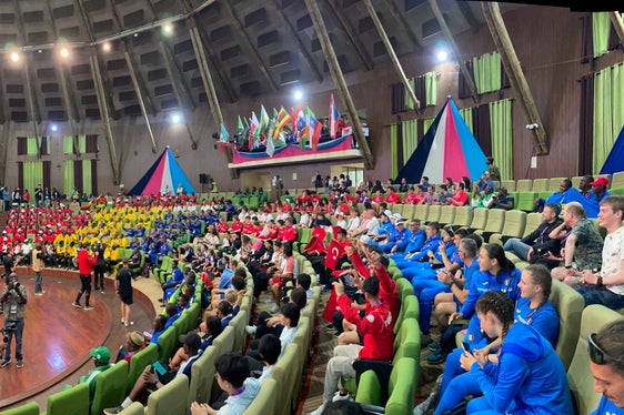 Bei der Eröffnungsfeier des ISF World School Cross Country Championship 2024 in Kenia (Foto: LPA/Pädagogische Abteilung der Deutschen Bildungsdirektion/Astrid Ferrari)