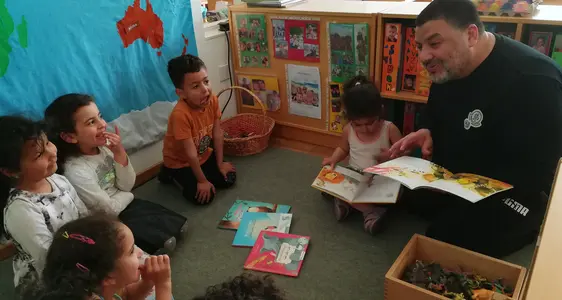 Familie und Kindergarten: Sprachentwicklung gemeinsam unterstützen