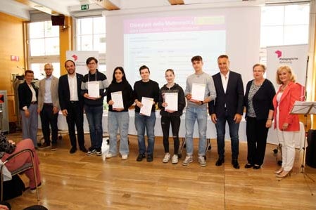 Die Bestplazierten der Mathematik-Olympiade, Landeswettbewerb, 1. Biennium: Martin Volgger, Jasmin Miraoui Morzenti, Noah Tirler, Nadia Insam, Franjo Osanna