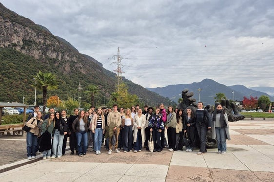 Im Rahmen der Projektwoche Rendezvous mit dem Traumberuf erhielten Oberschülerinnen und Oberschüler Einblicke in verschiedene Berufsfelder und konnten wertvolle Erfahrungen für ihre berufliche Zukunft sammeln. Foto: LFH Claudiana