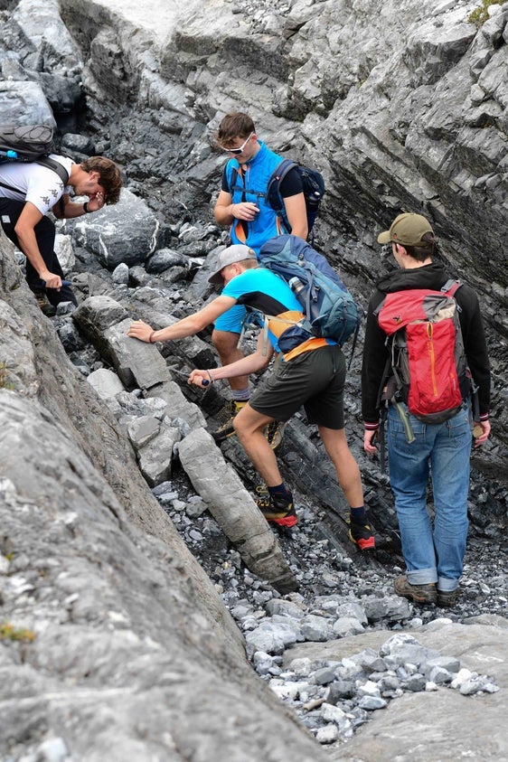 Ab kommenden Montag erhalten Schülerinnen und Schüler am Stilfser Joch wieder Einblicke in Disziplinen wie Geologie, Biologie oder Ökologie. Foto: Christian Aspmair