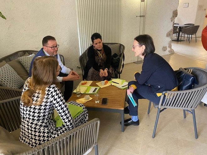 Die 11. Rechtenthaler Gespräche, organisiert von der Pädagogischen Abteilung der Deutschen Bildungsdirektion in Kooperation mit dem Institut für Schulqualität und Bildungsforschung München und der Pädagogischen Hochschule Tirol, boten eine Plattform für den Austausch und die Diskussion über innovative Ansätze in der Schulentwicklung. (Foto: LPA/Pädagogische Abteilung der Deutschen Bildungsdirektion)