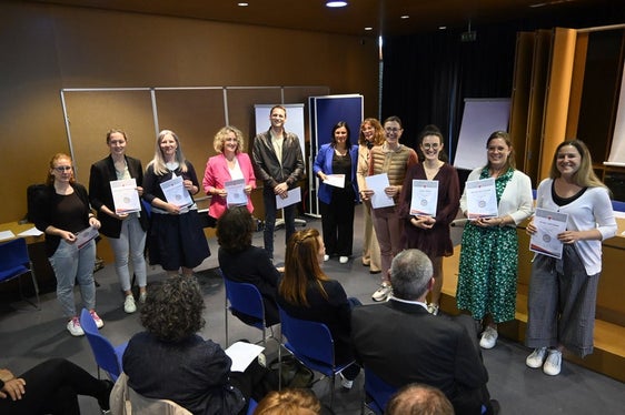 Musik- und Instrumentallehrpersonen mit Mentorin Johanna Psaier und Landesmusikschuldirektorin Alexandra Pedrotti (Foto: Margit Pichler)
