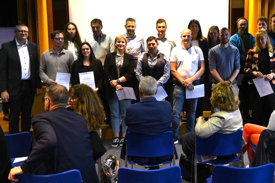 Lehrpersonen der Berufsbildung mit Landesdirektor Peter Prieth; Foto: Margit Pichler