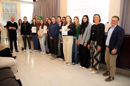 Zertifizierte Übungsfirmen: Die Schülerinnen und Schüler der Fachoberschule für Wirtschaft Brixen