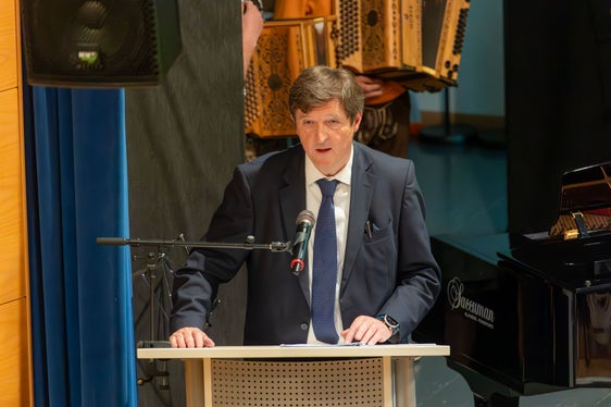 50 Jahre Musikschule Gadertal: Erster Direktor der Musikschule Gadertal Lois Ellecosta (Foto: LPA/Landesdirektion Deutsche und ladinische Musikschule/Freddy Planinschek)