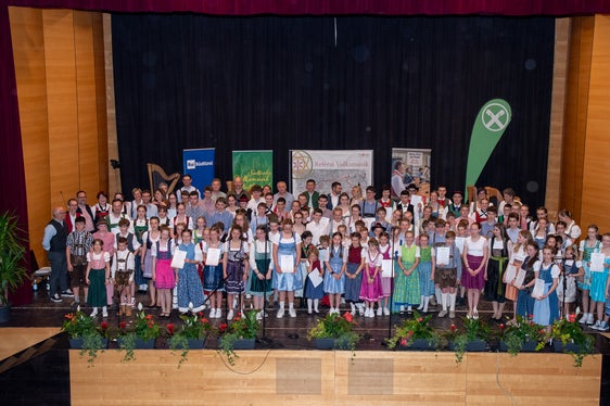 Mit einem Festabend klang der sechste Südtiroler Volksmusikwettbewerb in Auer aus. (Foto: LPA/Franz Hermeter)