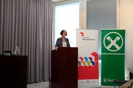 Schulinspektorin Barbara Pobitzer hob die Bedeutung der Teilnahme am Qualitätsaudit für die Förderung der von der Wirtschaft geforderten Kompetenzen hervor.