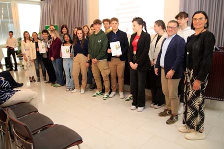 Zertifizierte Übungsfirmen: Die Schülerinnen und Schüler der Wirtschaftsfachoberschule Meran