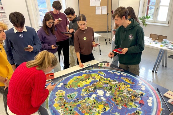 Mit Kreativität haben sich die Schülerinnen und Schüler im Workshop Weltklimaspiel – gemeinsam für eine nachhaltige Zukunft eingebracht. (Foto: Edith Benischek)