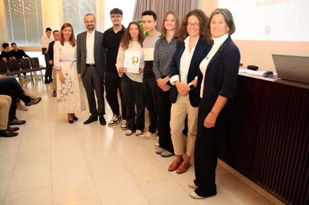 Zertifizierte Übungsfirmen: Die Schülerinnen und Schüler der Wirtschaftsfachoberschule Bozen