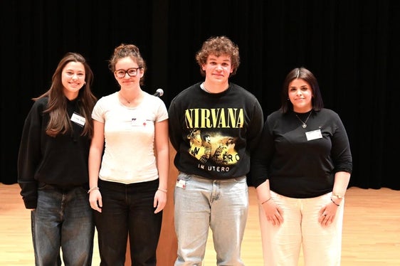 Das Gewinnerteam, bestehend aus (v.l.) Emma Hofer, Lilith Covi, Manuel Rinina und Nossayba Zroudi. (Foto: LPA/Deutsche Bildungsdirektion). Foto: Margit Pichler