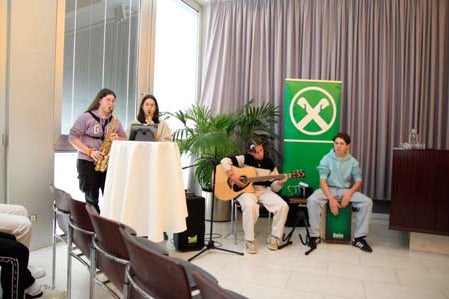 Die Schulband der Wirtschaftsfachoberschule Bruneck sorgte für die musikalische Umrahmung der Veranstaltung