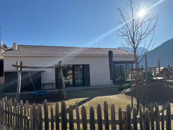 Außenansicht Kindergarten Afers. Foto: KGS Brixen