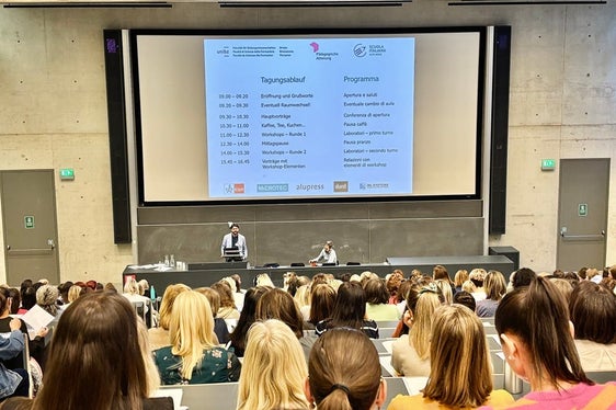 Die Tagung richtete sich an alle Sprachgruppen, die an der mathematischen und naturwissenschaftlichen Bildung von Kindern zwischen 3 und 11 Jahren interessiert sind, insbesondere an pädagogische Fachkräfte des Kindergartens und Lehrpersonen der Grundschule, aber auch an Eltern. (Foto: LPA/Freie Universität Bozen/Eva Maria Lassnitzer)