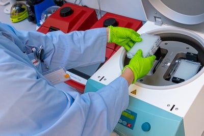 DKMS Life Scien Lab centrifuge