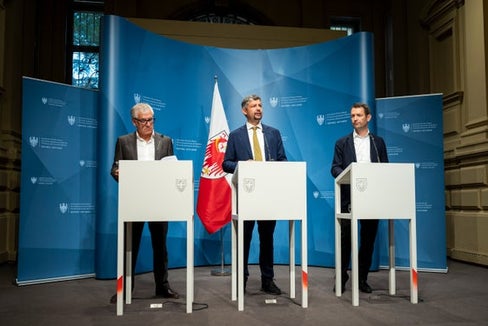 Wollen die Gemeinden in puncto Radarstationen unterstützen: Gemeindenverbandspräsident Andreas Schatzer, Mobilitätslandesrat Daniel Alfreider und Ressortdirektor Martin Vallazza (Foto: LPA/Fabio Brucculeri)