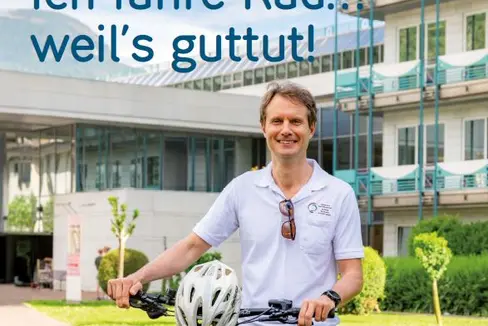 Mit der Kampagne ... weil es gut tut! sensibilisieren südtirolmobil und der Südtiroler Sanitätsbetrieb die Bürger, im Alltag auf Südtirols Straßen, Gehwegen und Plätzen mit dem Fahrrad und zu Fuß unterwegs zu sein. (Foto: insidebz.net/Manuela Tessaro)
