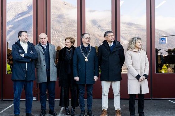 Sie luden zur Pressekonferenz (von links): Minister Matteo Salvini, RFI-Geschäftsführer Aldo Isi, die Sonderkommissarin für die Riggertalvariante Paola Firmi, der Bürgermeister von Natz-Schabs Alexander Überbacher, Landesrat Daniel Alfreider und die Vizepräfektin Margherita Toth. (Foto: LPA/Tiberio Sorvillo)