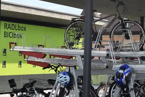 Eine Mustervereinbarung Land-Gemeinde-Sta soll den Gemeinden das Anlegen von Fahrradboxen erleichtern. (Foto: LPA/Angelika Schrott)