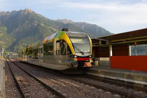 Rund 5,7 Millionen Euro stehen der Sta – Südtiroler Transportstrukturen AG 2024 für die Führung der Infrastruktur der Vinschger Bahn zur Verfügung. (Foto: LPA/Maximilian Goggi)