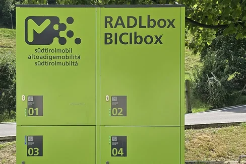Radlbox am Bahnhof in Kastelbell