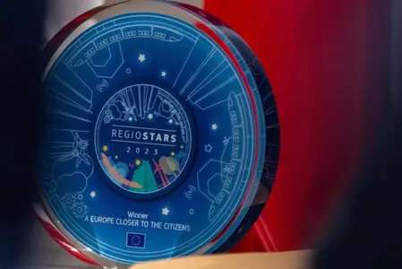 EuregioFamilyPass erreichte im Jahr 2023 das Finale der 30 nominierten Projekte des Regiostars und wurde mit dem ersten Preis in der Kategorie Ein bürgernahes Europa ausgezeichnet. (Foto: LPA/Greta Stuefer)