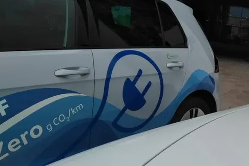 E-Auto (Foto: Angelika Schrott)