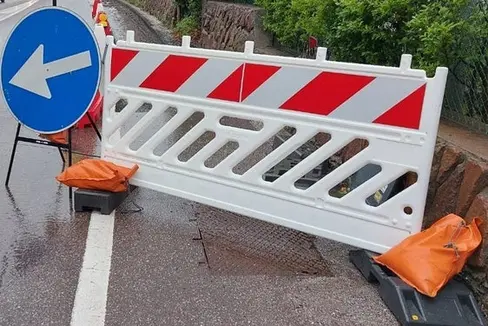 Wegen der Bauarbeiten an der Kanzelgallerie muss vom 8. Oktober bis zum 20. Dezember 2024 die B180 Reschenbundesstraße gesperrt werden. (Foto: LPA/ Christian Franchini)