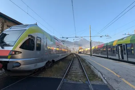 La Giunta provinciale ha approvato la bozza del protocollo d’intesa tra la Provincia autonoma di Bolzano e Rete Ferroviaria Italiana (RFI) per lo sviluppo dell’area della stazione ferroviaria di San Candido. (Foto: Dipartimento Infrastrutture e Mobilità)