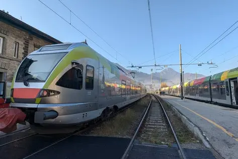 Die Landesregierung stimmte dem Entwurf des Einvernehmensprotokolls zwischen dem Land und dem italienischen Schienennetzbetreiber RFI zur Entwicklung des Bahnhofsareals von Innichen zu. (Foto: LPA)