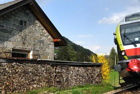 Sono iniziate le procedure di verifica prestabilite per le offerte ricevute nell'ambito della gara d'appalto per i servizi ferroviari in Alto Adige.