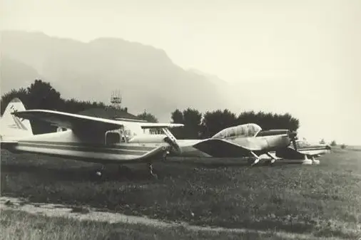 Vecchi aerei privati a Bolzano (foto ABD)
