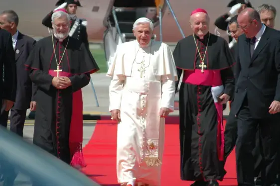 Persönlichkeiten beim Flughafen