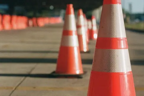 Für die Schnellstraße Mebo sind verschiedene Instandhaltungsarbeiten vorgesehen. Mitte Jänner 2024 werden die Brückenfugen bei Sigmundskron verbessert. (Foto: Unsplash)