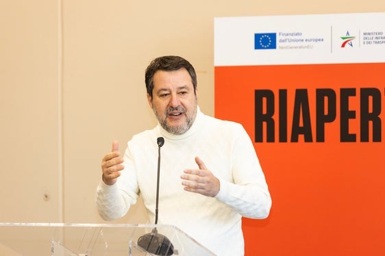 Minister Matteo Salvini sprach über die Wiedereröffnung und die Arbeiten im Pustertal auch im Hinblick auf die bevorstehenden Olympischen Spiele, die auch in Antholz Station machen werden. (Foto: LPA/Tiberio Sorvillo)