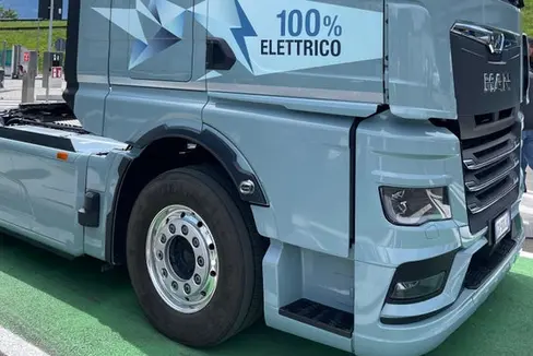 Die Beiträge, welche Güterkraftverkehrsunternehmen jährlich entrichten müssen, wurden für 2026 festgelegt. Sie bleiben unverändert, wie die Landesregierung am 14. November bestätigt hat. (Foto: LPA/Ressort für Infrastrukturen und Mobilität)