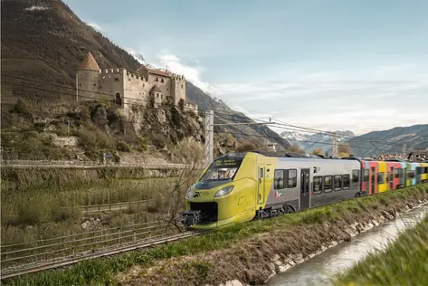 Die letzte Phase der Elektrifizierung der Vinschger Bahn beginnt: Ab dem 26. Oktober wird deshalb die Bahnstrecke Meran-Mals vorübergehend gesperrt. (Foto: LPA/STA)