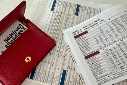 Das Ressort für Mobilität und die STA – Südtiroler Transportstrukturen AG ruft Bürgerinnen und Bürger dazu auf, die Fahrplanentwürfe 2026 für Stadt- und Regionalbusse, Nightliner und Seilbahnen einzusehen und aktiv mitzugestalten. (Foto: LPA/Angelika Schrott)