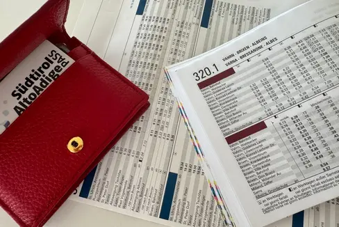 Das Ressort für Mobilität und die STA – Südtiroler Transportstrukturen AG ruft Bürgerinnen und Bürger dazu auf, die Fahrplanentwürfe 2026 für Stadt- und Regionalbusse, Nightliner und Seilbahnen einzusehen und aktiv mitzugestalten. (Foto: LPA/Angelika Schrott)