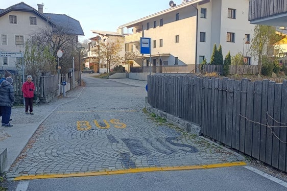 Auch größer Busse können nun die Haltestellen Brugghof und Troger in Kematen bedienen. (Foto: LPA/Gemeinde Sand in Taufers)