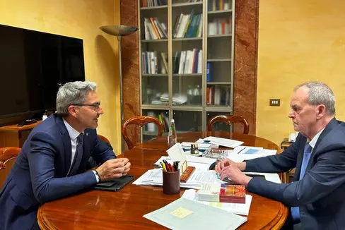 Landeshauptmann Arno Kompatscher hat auch den Minister für regionale Angelegenheiten und Autonomie Roberto Calderoli in Rom getroffen. (Foto: LPA/Elisa Gentile)