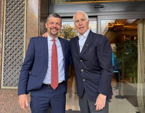 Landeshauptmannstellvertreter und Landesrat Daniel Alfreider (links), mit dem Präsidenten der Stiftung Mailand-Cortina 2026, Giovanni Malagò. (Foto: LPA/Bruno Benedetto)