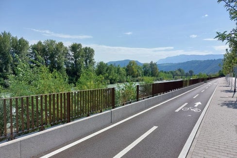 Die neue Radroute entlang des rechten Eisackufers in Bozen ist eines der bereits erfolgreich abgeschlossenen Projekte im Bereich der Radmobilität. (Foto: LPA/Ressort für Mobilität und Infrastrukturen)