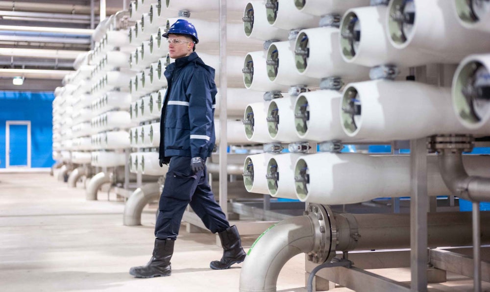 Medewerker Evides Industriewater