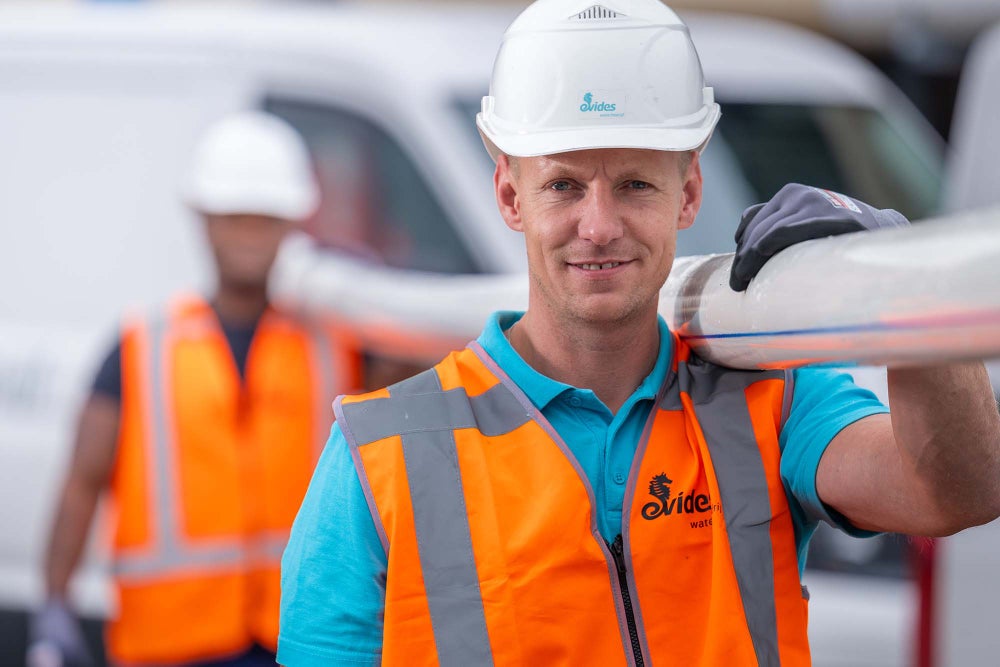 Medewerkers Evides werken samen