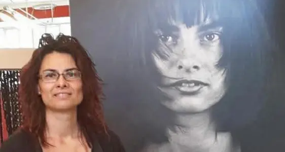 Manuela Betta, Friseurin