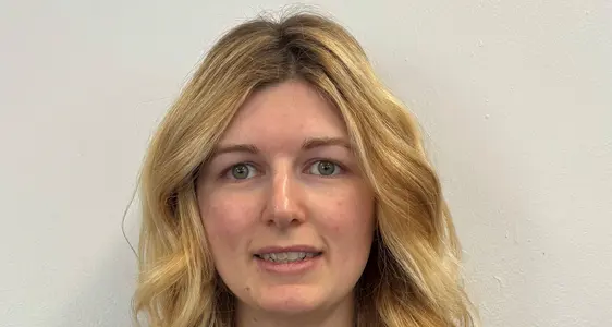Desirée Franceschini, Friseurin