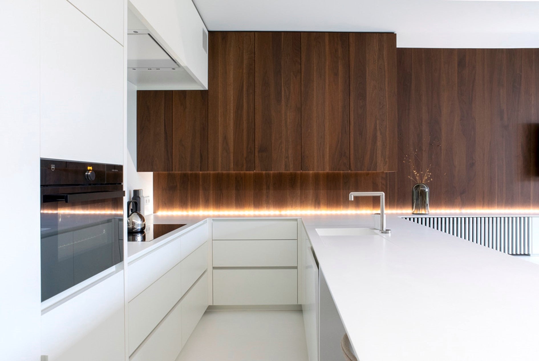 veneer walls - Smoked walnut - Shinnoki Smoked Walnut - Walnut wall